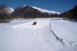 Piste de luge privative d'1 km devant votre gîte !