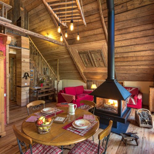 L'ambiance chaleureuse à l'image d'un chalet de montagne avec tout le confort et une décoration soignée !